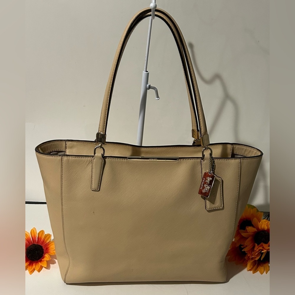 Coach Beige Leather structured Shoulder Bag Everyday work tote - Picture 2 of 11